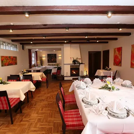 Jeddinger Hof Land- Und Seminarhotel Szálloda 3*