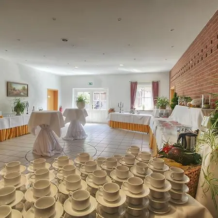 Jeddinger Hof Land- Und Seminarhotel Szálloda